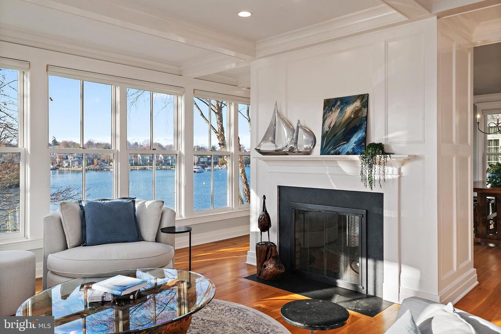 Image 19 of property listing at 906 CREEK DR, Annapolis, MD 21403