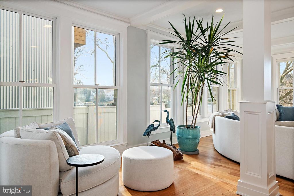 Image 34 of property listing at 906 CREEK DR, Annapolis, MD 21403