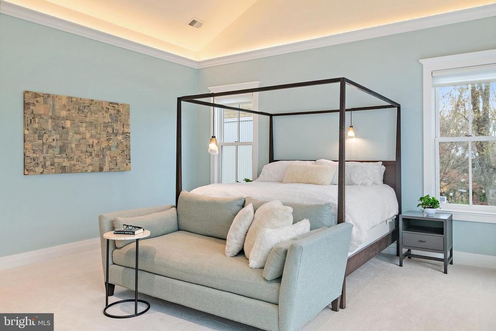 Image 40 of property listing at 906 CREEK DR, Annapolis, MD 21403