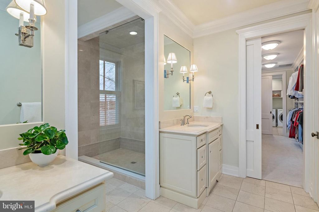 Image 45 of property listing at 906 CREEK DR, Annapolis, MD 21403