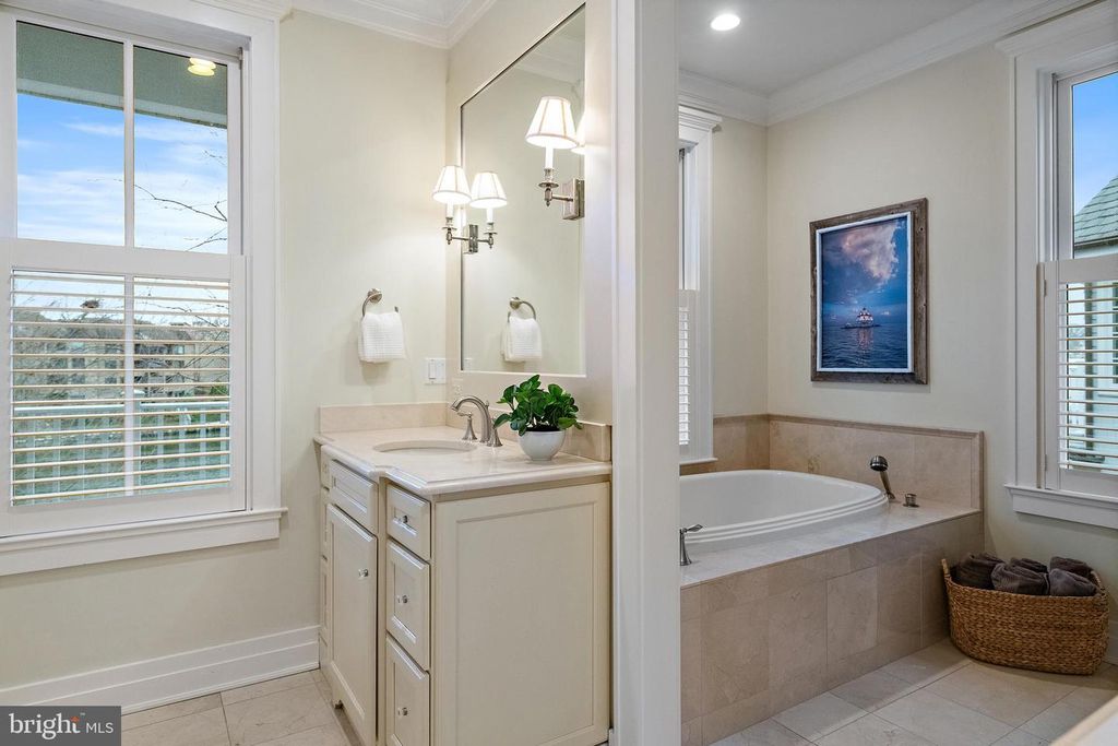 Image 46 of property listing at 906 CREEK DR, Annapolis, MD 21403