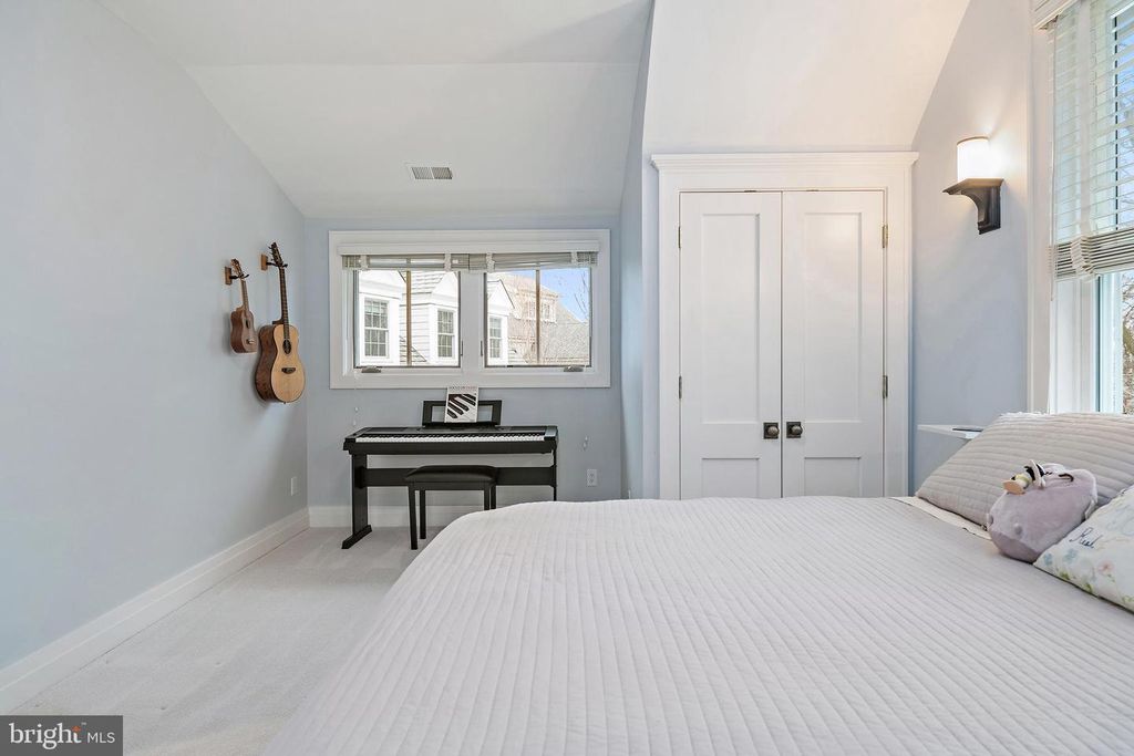 Image 54 of property listing at 906 CREEK DR, Annapolis, MD 21403