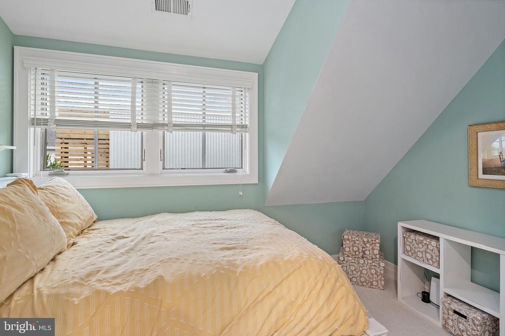 Image 56 of property listing at 906 CREEK DR, Annapolis, MD 21403