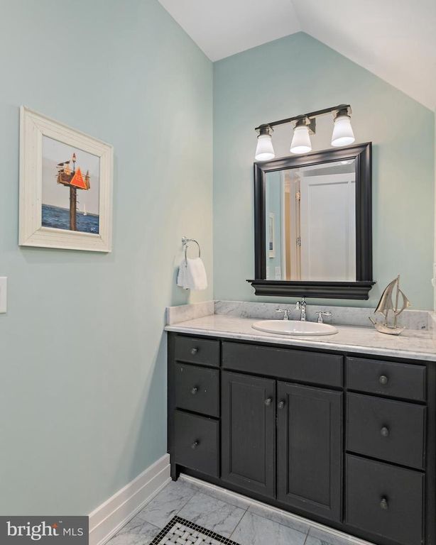 Image 59 of property listing at 906 CREEK DR, Annapolis, MD 21403