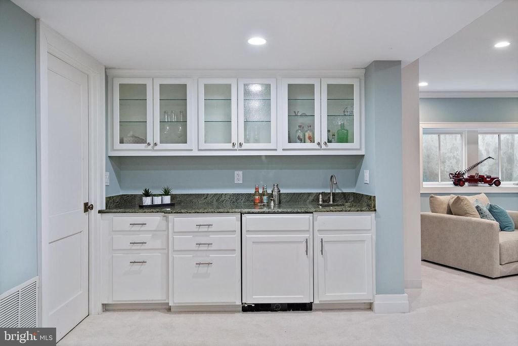 Image 68 of property listing at 906 CREEK DR, Annapolis, MD 21403