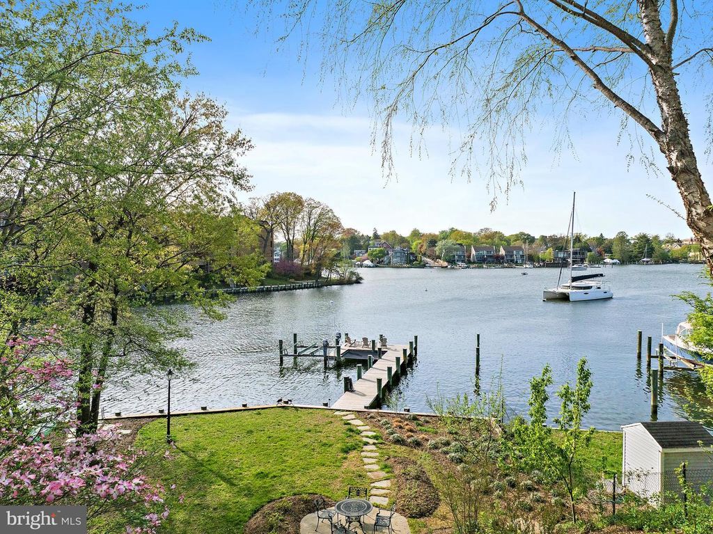 Image 7 of property listing at 906 CREEK DR, Annapolis, MD 21403