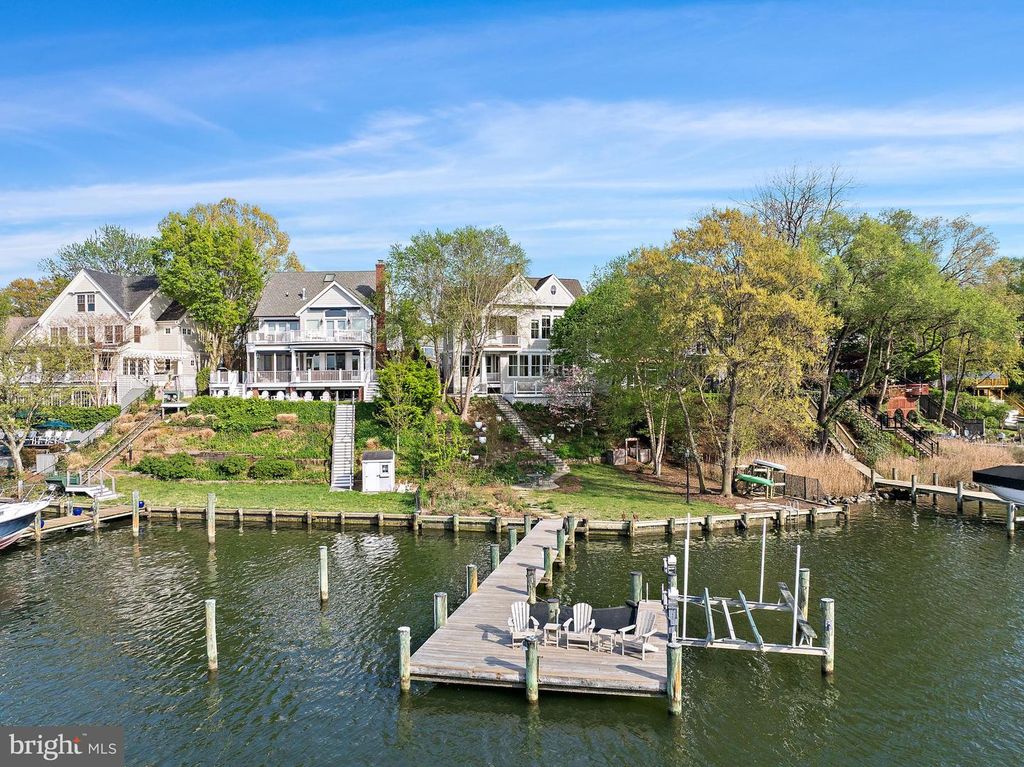 Image 75 of property listing at 906 CREEK DR, Annapolis, MD 21403