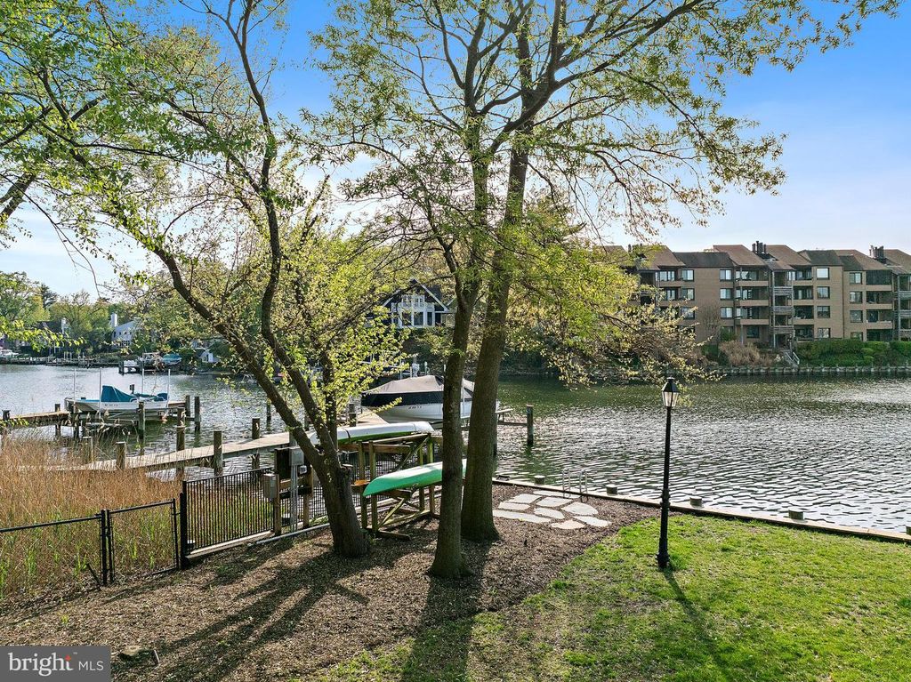 Image 83 of property listing at 906 CREEK DR, Annapolis, MD 21403