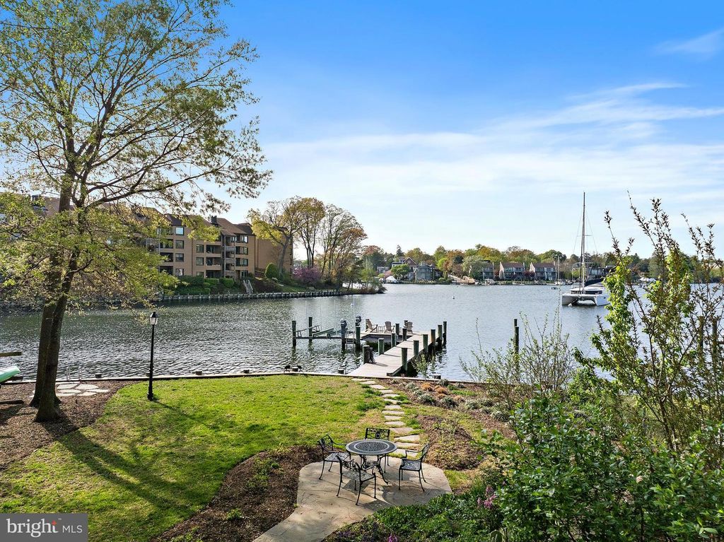 Image 85 of property listing at 906 CREEK DR, Annapolis, MD 21403