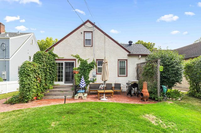 1322 3rd Street N, Fargo, ND 58102