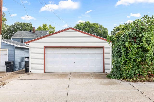 1322 3rd Street N, Fargo, ND 58102