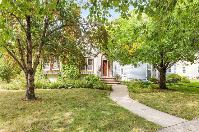 1322 3rd Street N, Fargo, ND 58102
