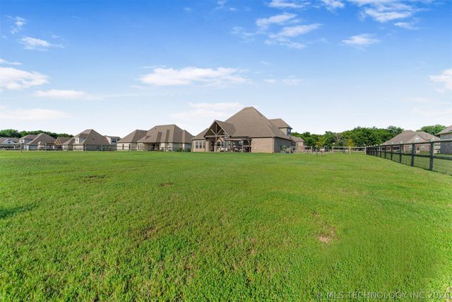 8220 N 154th Avenue E, Owasso, OK 74055
