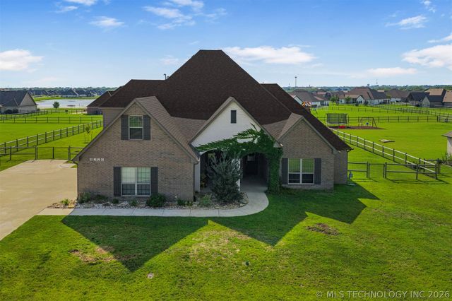 8220 N 154th Avenue E, Owasso, OK 74055