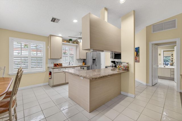 8323 Old Forest Road, Palm Beach Gardens, FL 33410