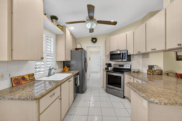 8323 Old Forest Road, Palm Beach Gardens, FL 33410