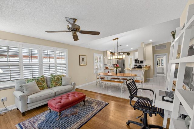 8323 Old Forest Road, Palm Beach Gardens, FL 33410