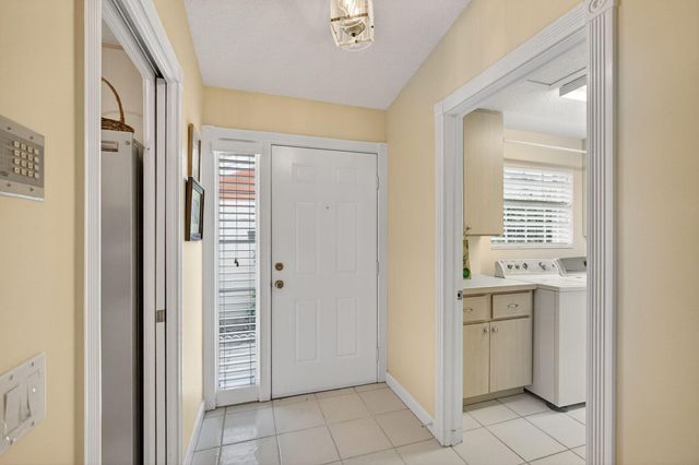 8323 Old Forest Road, Palm Beach Gardens, FL 33410