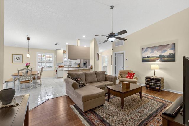 8323 Old Forest Road, Palm Beach Gardens, FL 33410