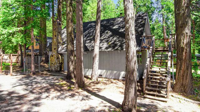 5980 Pony Express Trl, Pollock Pines, CA 95726