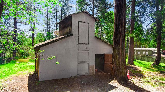 5980 Pony Express Trl, Pollock Pines, CA 95726
