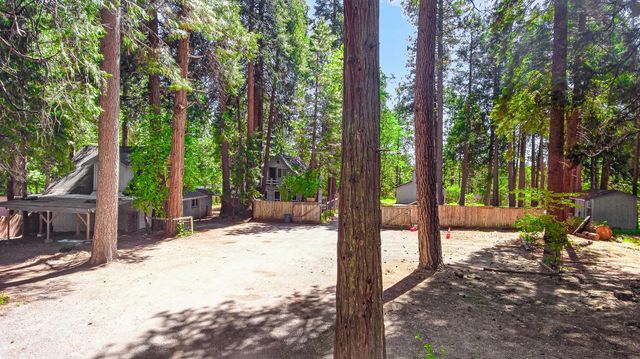 5980 Pony Express Trl, Pollock Pines, CA 95726