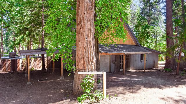 5980 Pony Express Trl, Pollock Pines, CA 95726