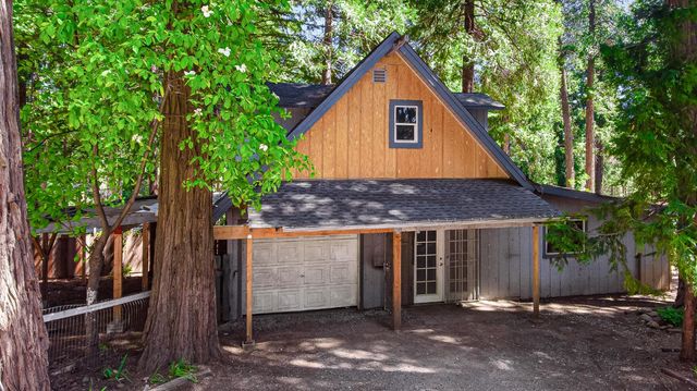 5980 Pony Express Trl, Pollock Pines, CA 95726