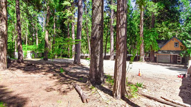 5980 Pony Express Trl, Pollock Pines, CA 95726