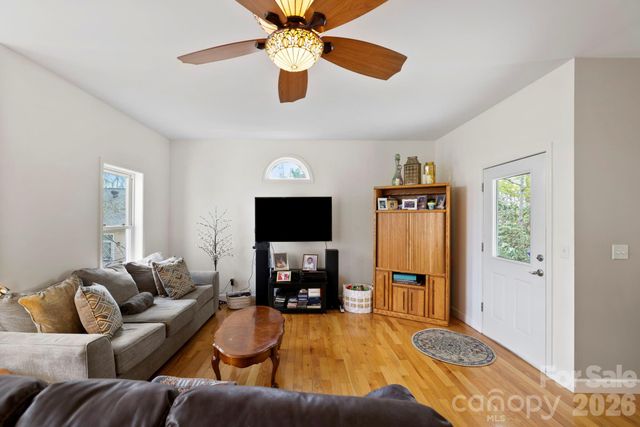 11 Starlight Drive, Black Mountain, NC 28711