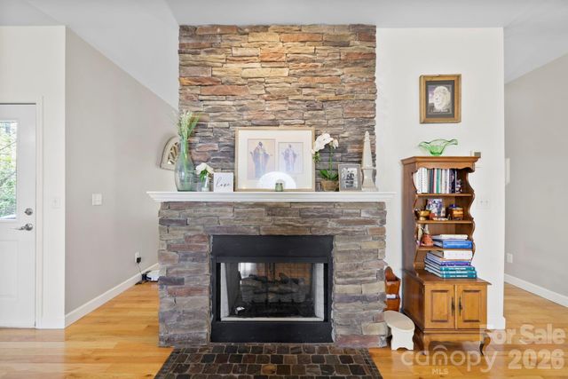 11 Starlight Drive, Black Mountain, NC 28711