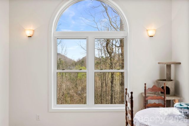 11 Starlight Drive, Black Mountain, NC 28711