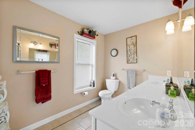 11 Starlight Drive, Black Mountain, NC 28711