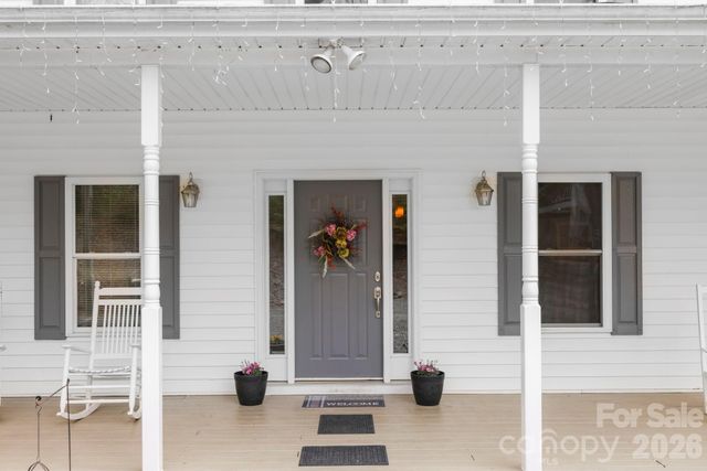 11 Starlight Drive, Black Mountain, NC 28711