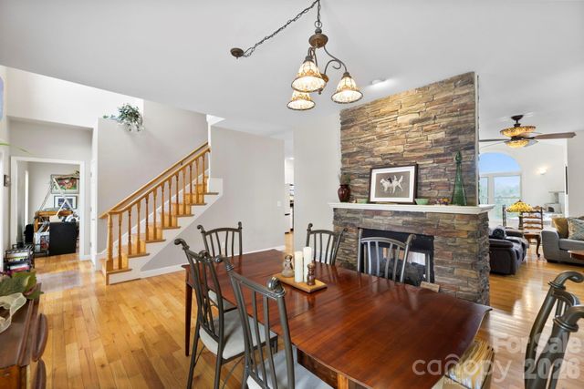 11 Starlight Drive, Black Mountain, NC 28711