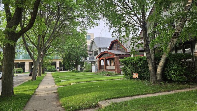 2956 N 50th STREET, Milwaukee, WI 53210