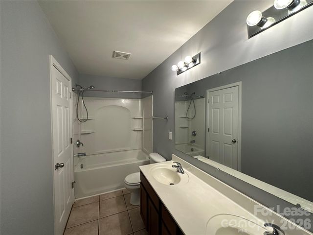 11142 Derryrush Drive, Charlotte, NC 28213