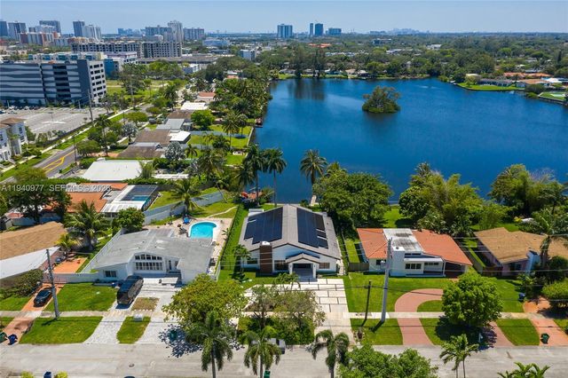 2560 NE 199th Street, Miami, FL 33180