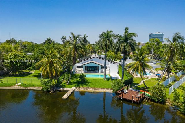 2560 NE 199th Street, Miami, FL 33180
