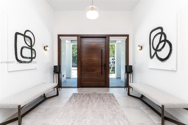 2560 NE 199th Street, Miami, FL 33180
