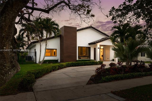 2560 NE 199th Street, Miami, FL 33180