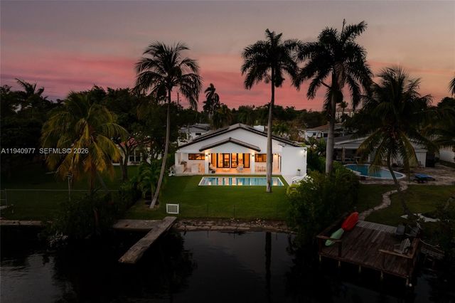 2560 NE 199th Street, Miami, FL 33180