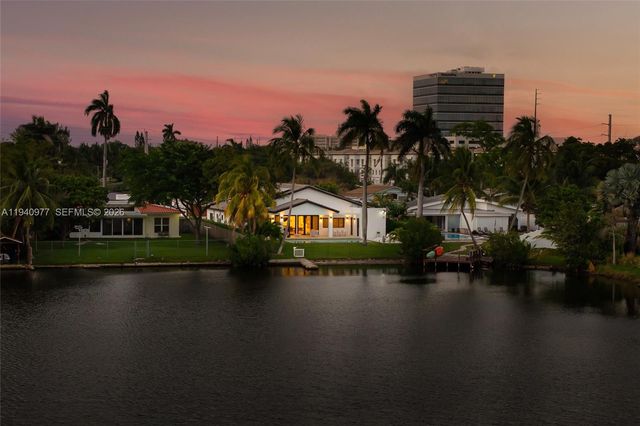 2560 NE 199th Street, Miami, FL 33180