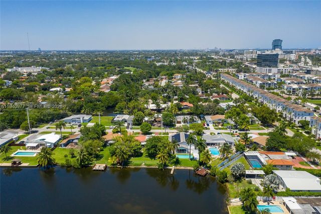 2560 NE 199th Street, Miami, FL 33180