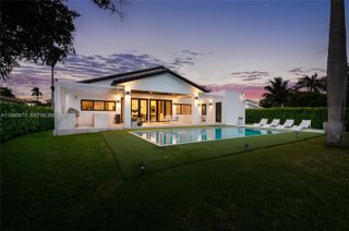 2560 NE 199th Street, Miami, FL 33180