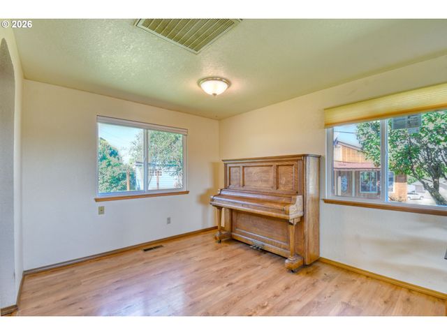 1107 Sw 23RD St, Pendleton, OR 97801