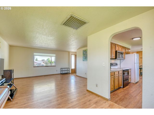 1107 Sw 23RD St, Pendleton, OR 97801