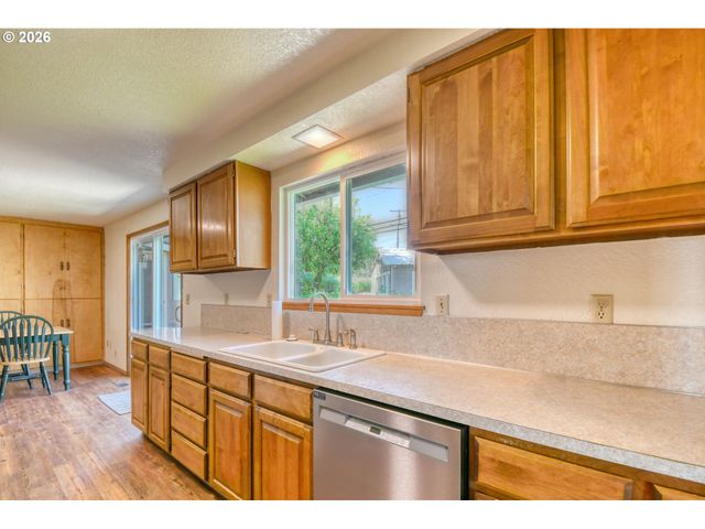 1107 Sw 23RD St, Pendleton, OR 97801