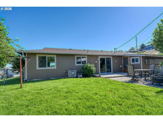 1107 Sw 23RD St, Pendleton, OR 97801