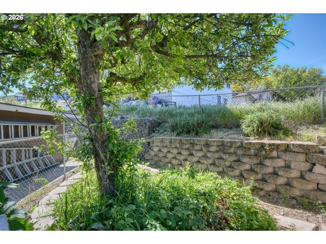 1107 Sw 23RD St, Pendleton, OR 97801